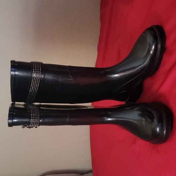 Burberry Rain Boots FIRM PRICE - Picture 3 of 11